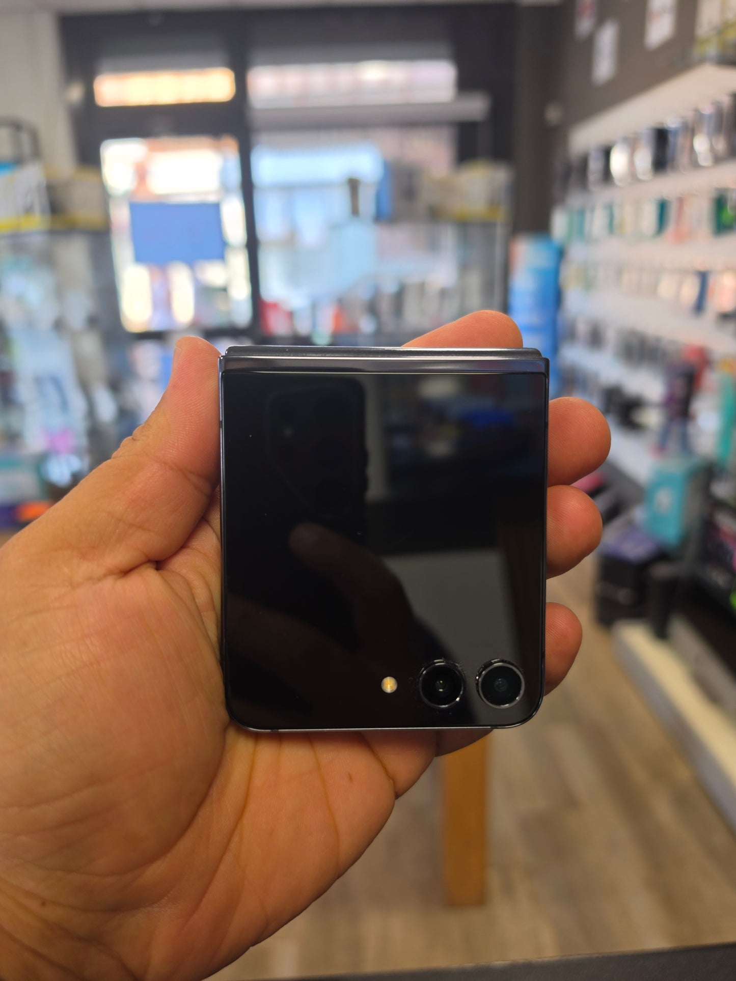Samsung Galaxy Z Flip 5 8/256GB Graphite - Usato Grado