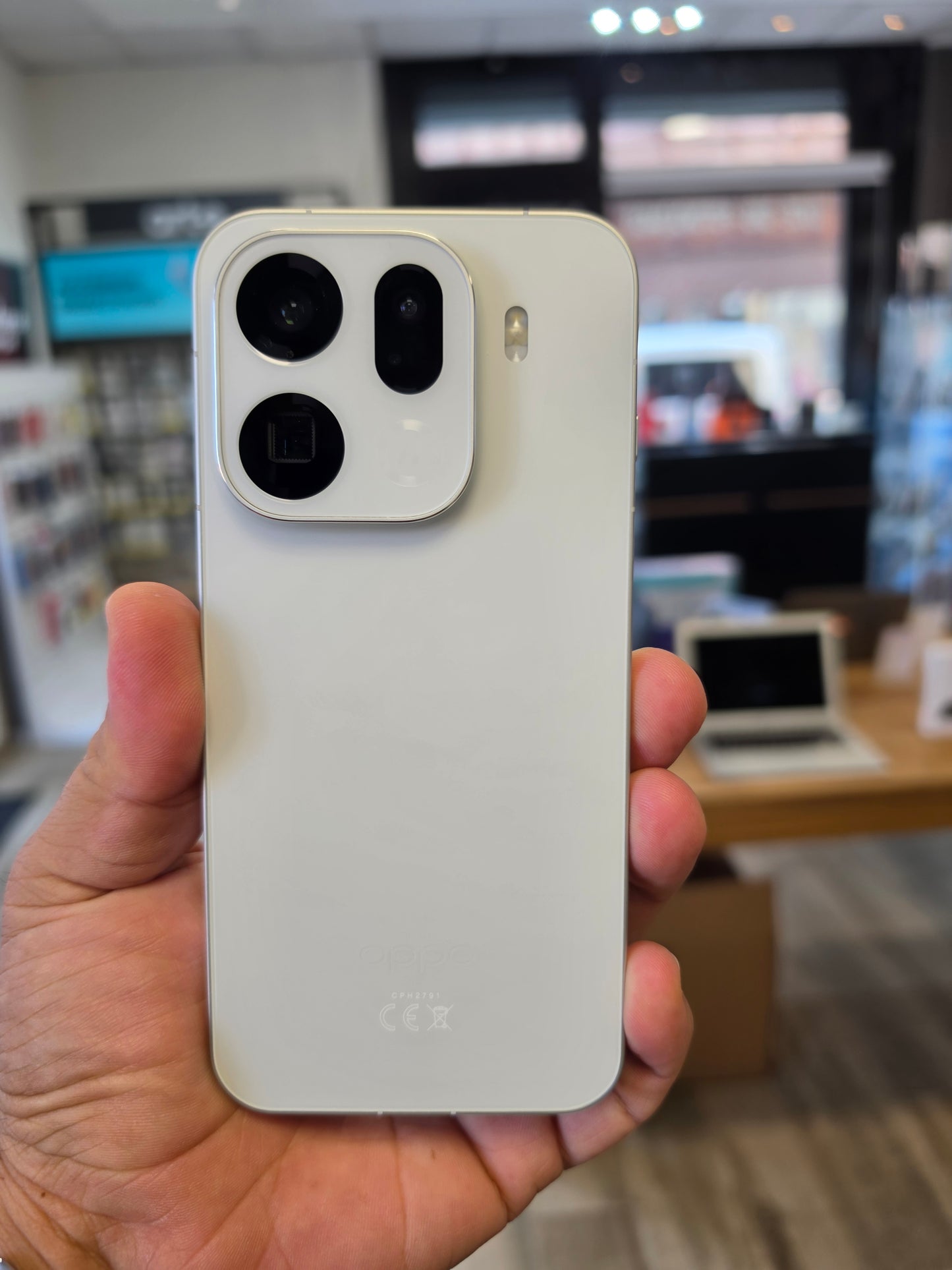 OPPO Find X9 Pro  5G USB tipo-C 16 GB 512 GB 7500 mAh Bianco Usato