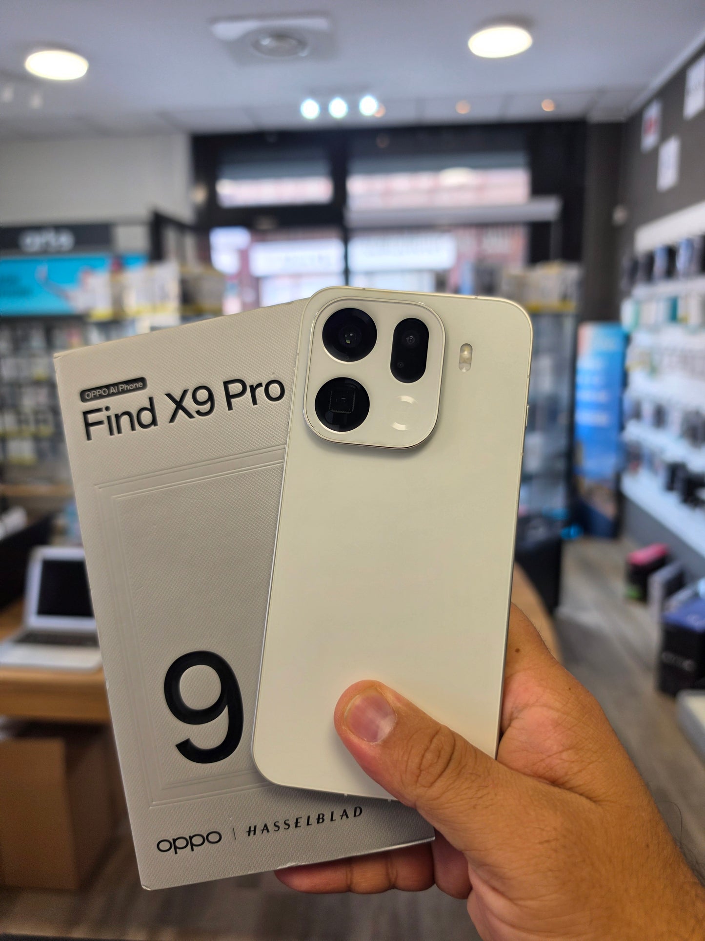 OPPO Find X9 Pro  5G USB tipo-C 16 GB 512 GB 7500 mAh Bianco Usato